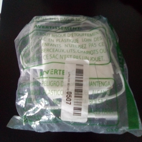 New White Mac Book Pro Charger - Picture 2 of 3